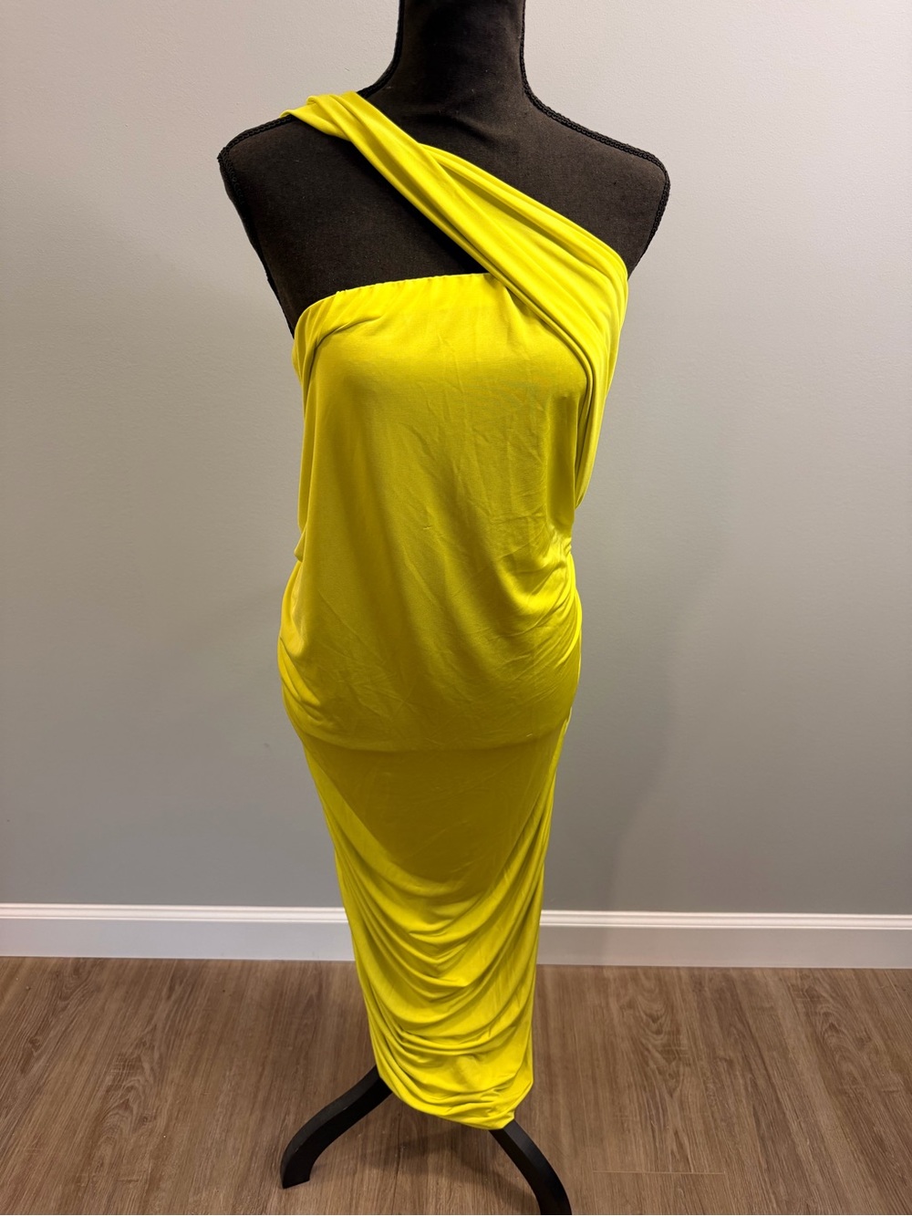 Yellow One-Shoulder Draped midi Dress